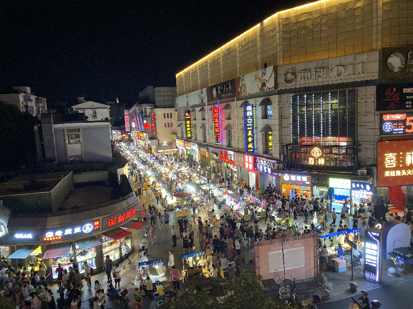 “忙得開心，累得踏實”——杭州西湖邊的夜市又亮了