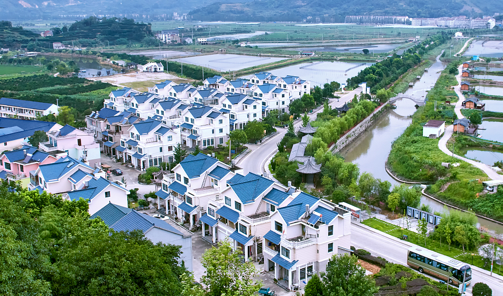 奮進(jìn)跨越，厚積成勢(shì)